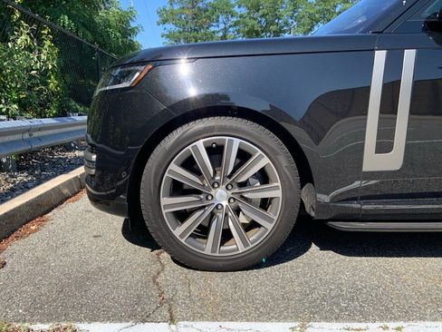 Certified 2023 Land Rover Range Rover SE image 9