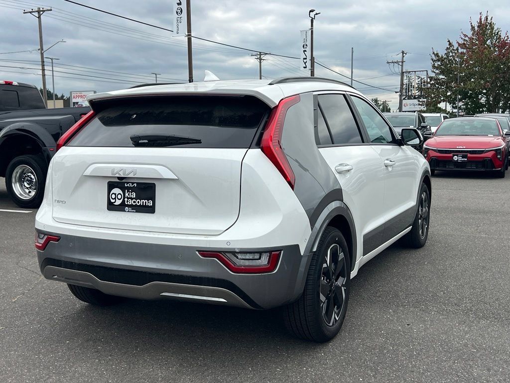 New 2026 Kia Niro Wave w/ Wave Preserve Package FWD image 8