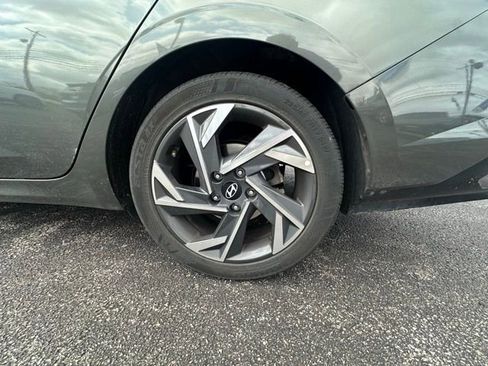 Used 2024 Hyundai Elantra Limited image 5