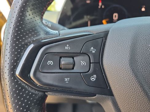 Used 2024 Chevrolet Trax RS w/ Sunroof Package FWD image 23