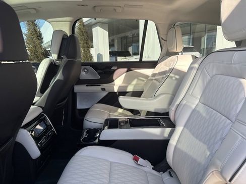 Used 2023 Lincoln Aviator Black Label w/ Class IV Trailer Tow Package image 23