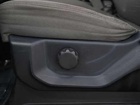 Used 2015 Ford F150 XLT AWD/4WD image 25