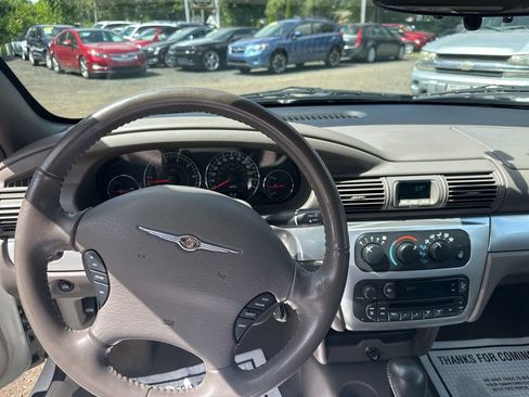Used 2006 Chrysler Sebring Touring image 28