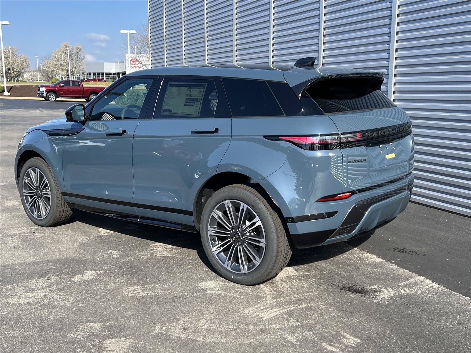 New 2026 Land Rover Range Rover Evoque Dynamic SE AWD/4WD image 3