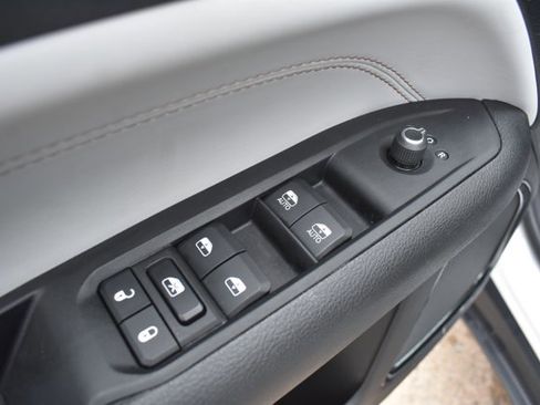 Used 2022 Jeep Compass Limited image 14