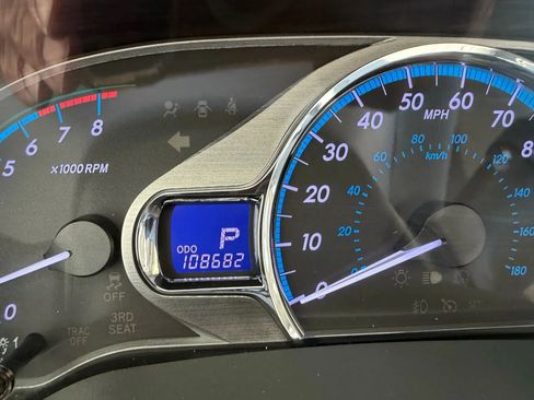 Used 2014 Toyota Sienna XLE image 11