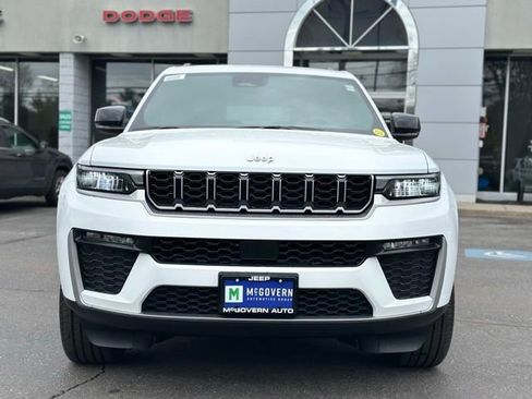 New 2026 Jeep Grand Cherokee L Limited AWD/4WD image 9