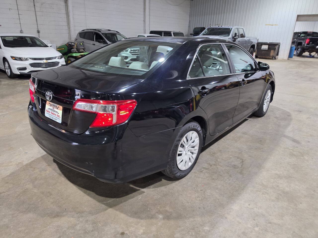 Used 2013 Toyota Camry FWD image 9