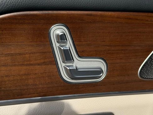 Used 2022 Mercedes-Benz GLS 450 4MATIC image 29