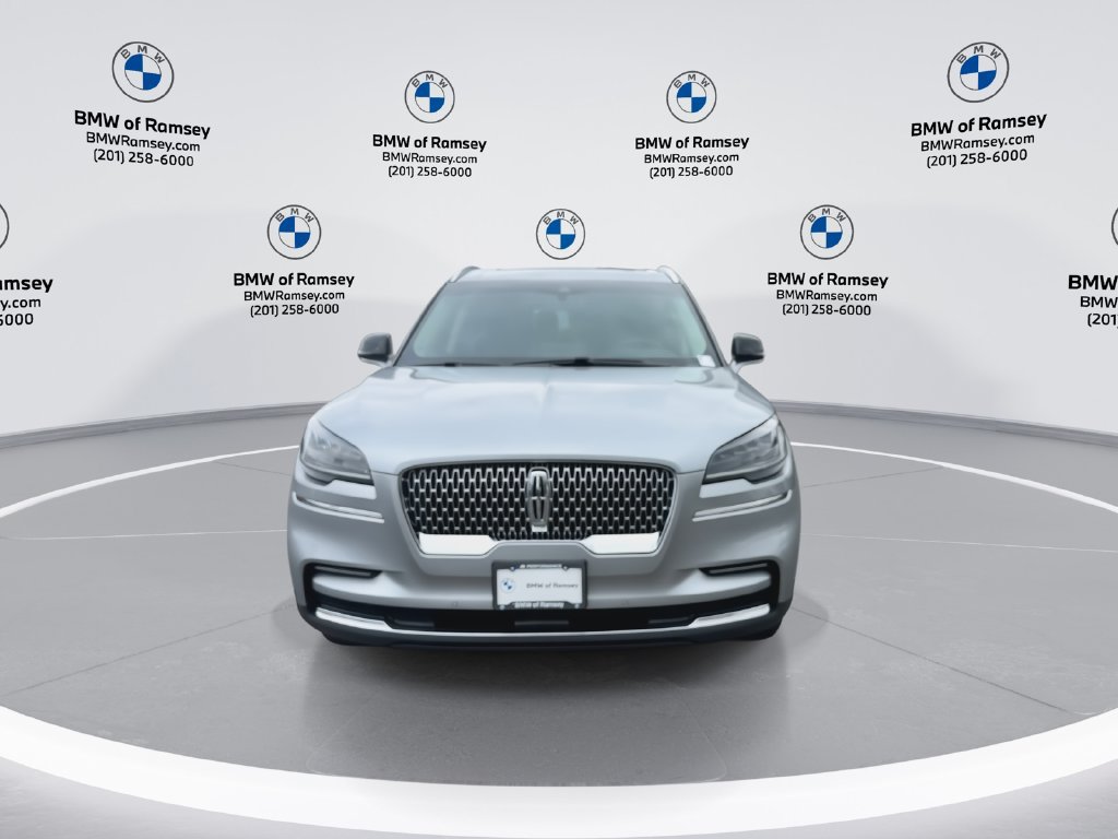 Used 2023 Lincoln Aviator AWD w/ Premium Package image 3