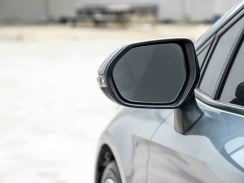 Used 2020 Toyota Corolla SE image 36