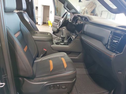 Used 2022 GMC Sierra 1500 AT4 w/ AT4 Premium Package AWD/4WD image 10