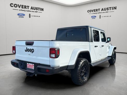 Used 2023 Jeep Gladiator Sport AWD/4WD image 5