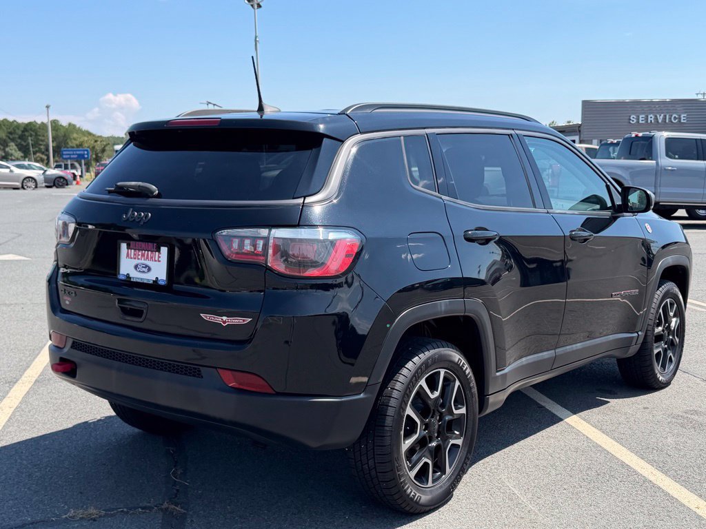 Used 2019 Jeep Compass Trailhawk w/ Cold Weather Group AWD/4WD image 3