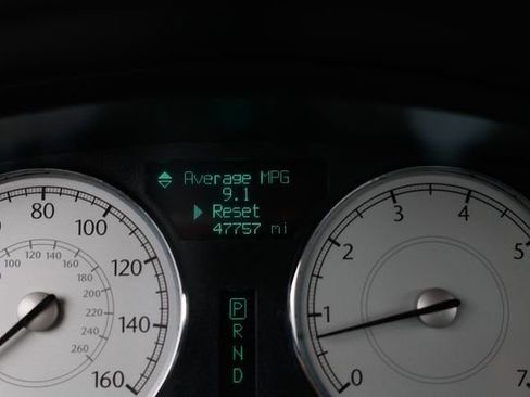 Used 2005 Chrysler 300 C w/ Protection Group II image 46