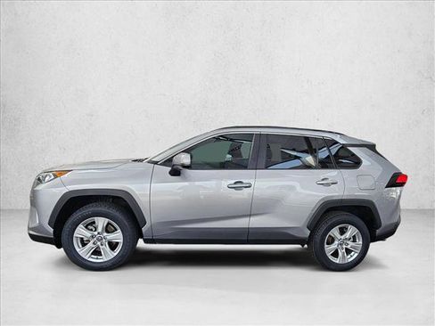 Used 2020 Toyota RAV4 XLE w/ Convenience Package FWD image 7
