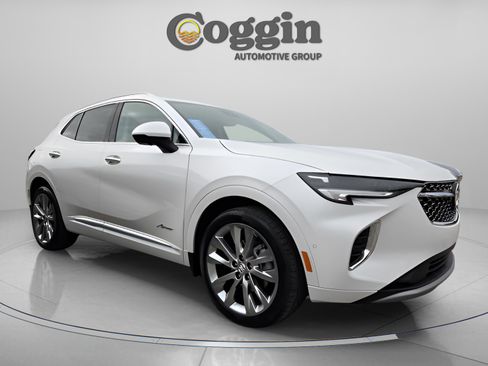 Used 2023 Buick Envision Avenir image 11