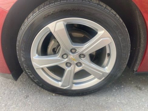 Used 2017 Chevrolet Volt LT w/ Comfort Package image 15