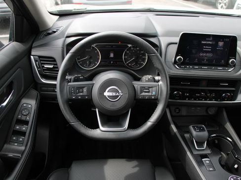 Certified 2024 Nissan Rogue SV w/ SV Premium Package AWD/4WD image 16