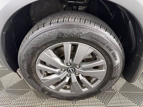 Used 2025 Nissan Pathfinder SV FWD image 12