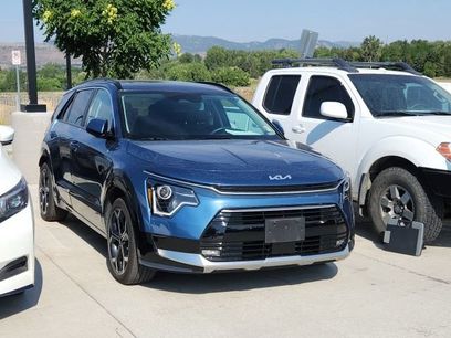 Used 2023 Kia Niro EX Touring