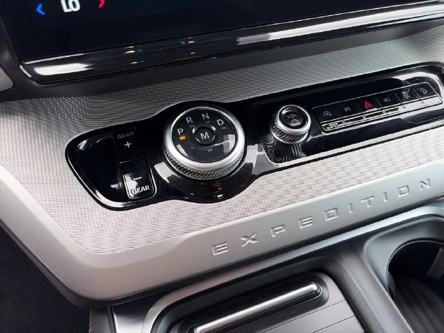 Used 2025 Ford Expedition Max Active AWD/4WD image 24