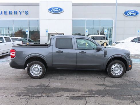 Used 2025 Ford Maverick XL image 4