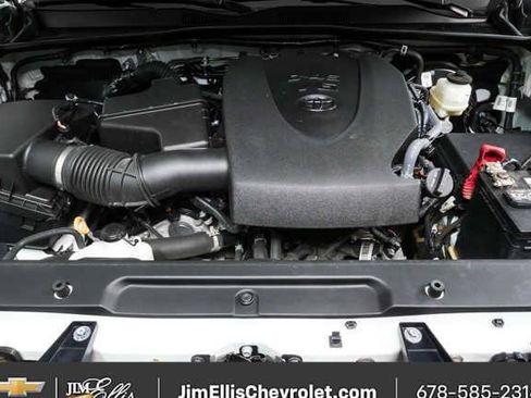 Used 2022 Toyota Tacoma TRD Sport w/ Technology Package AWD/4WD image 29