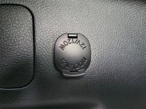 Used 2018 Subaru Forester 2.5i Premium w/ All-Weather Package image 8