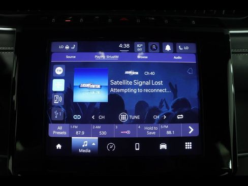 Used 2023 Jeep Grand Cherokee Altitude AWD/4WD image 24