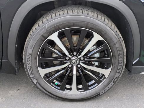 Certified 2021 Toyota Highlander XSE image 24