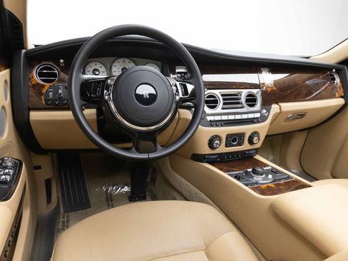 Used 2010 Rolls-Royce Ghost RWD image 6