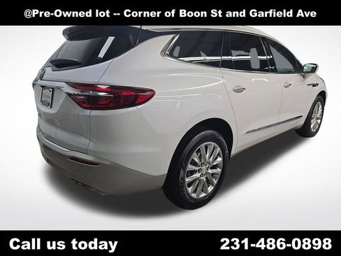 Used 2021 Buick Enclave Essence w/ Sound and Sites Package image 5