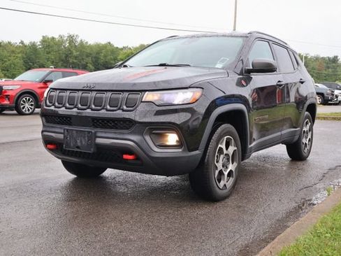 Used 2022 Jeep Compass Trailhawk AWD/4WD image 2
