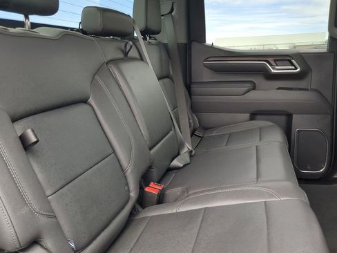 Used 2025 GMC Sierra 1500 SLT image 7