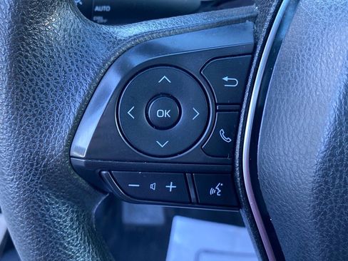 Used 2019 Toyota Camry LE image 16