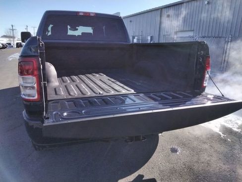 Used 2024 RAM 2500 Big Horn w/ Sport Appearance Package image 12