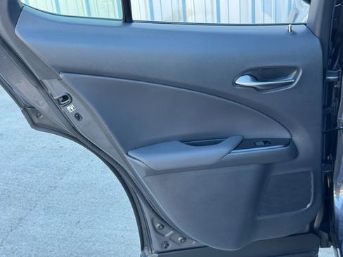 Used 2022 Lexus UX 200 image 41