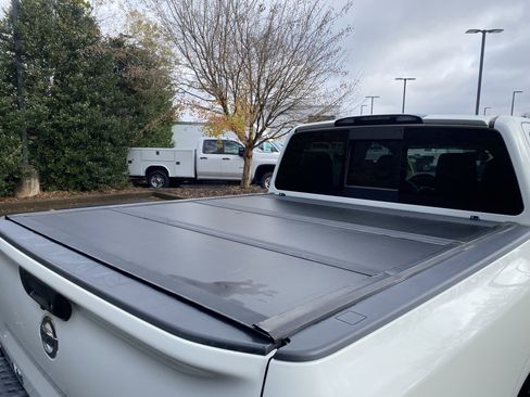 Used 2019 Nissan Titan SL w/ Chrome Package image 37