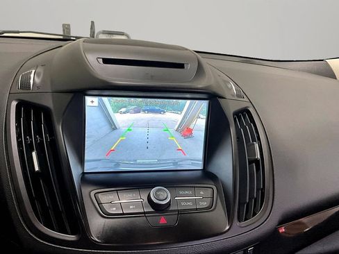 Used 2018 Ford Escape SE w/ SE Sport Appearance Package FWD image 14