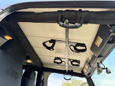 Used 2005 Jeep Wrangler Rubicon image 15