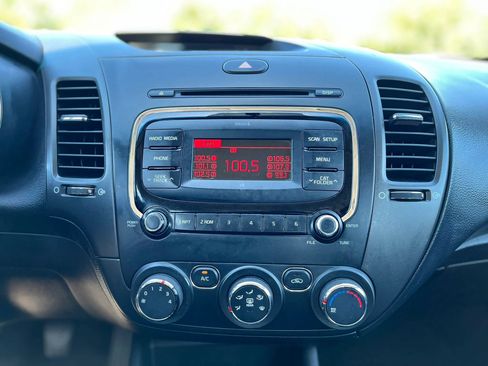 Used 2018 Kia Forte LX FWD image 19