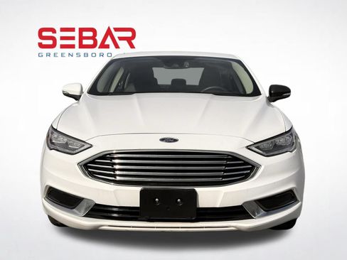 Used 2018 Ford Fusion SE w/ Equipment Group 602A FWD image 2