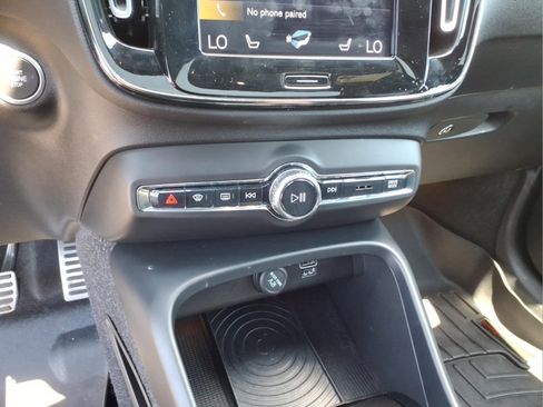 Used 2019 Volvo XC40 T5 R-Design AWD/4WD image 23