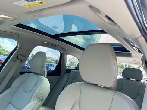 Used 2025 Volvo XC60 B5 Ultra w/ Protection Package Premier AWD/4WD image 18