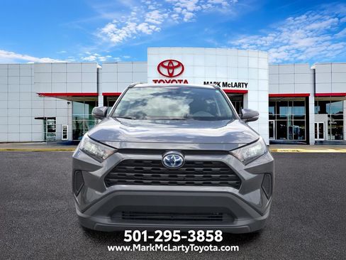 Used 2021 Toyota RAV4 LE AWD/4WD image 8