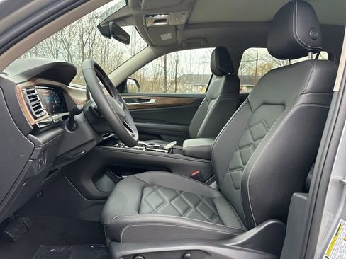 New 2026 Volkswagen Atlas SE image 3