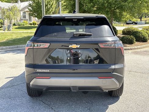New 2026 Chevrolet Equinox LT w/ Safety and Technology Package FWD image 8