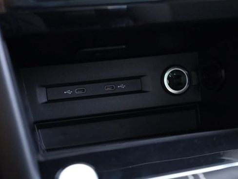 New 2025 Volkswagen Taos SE image 16