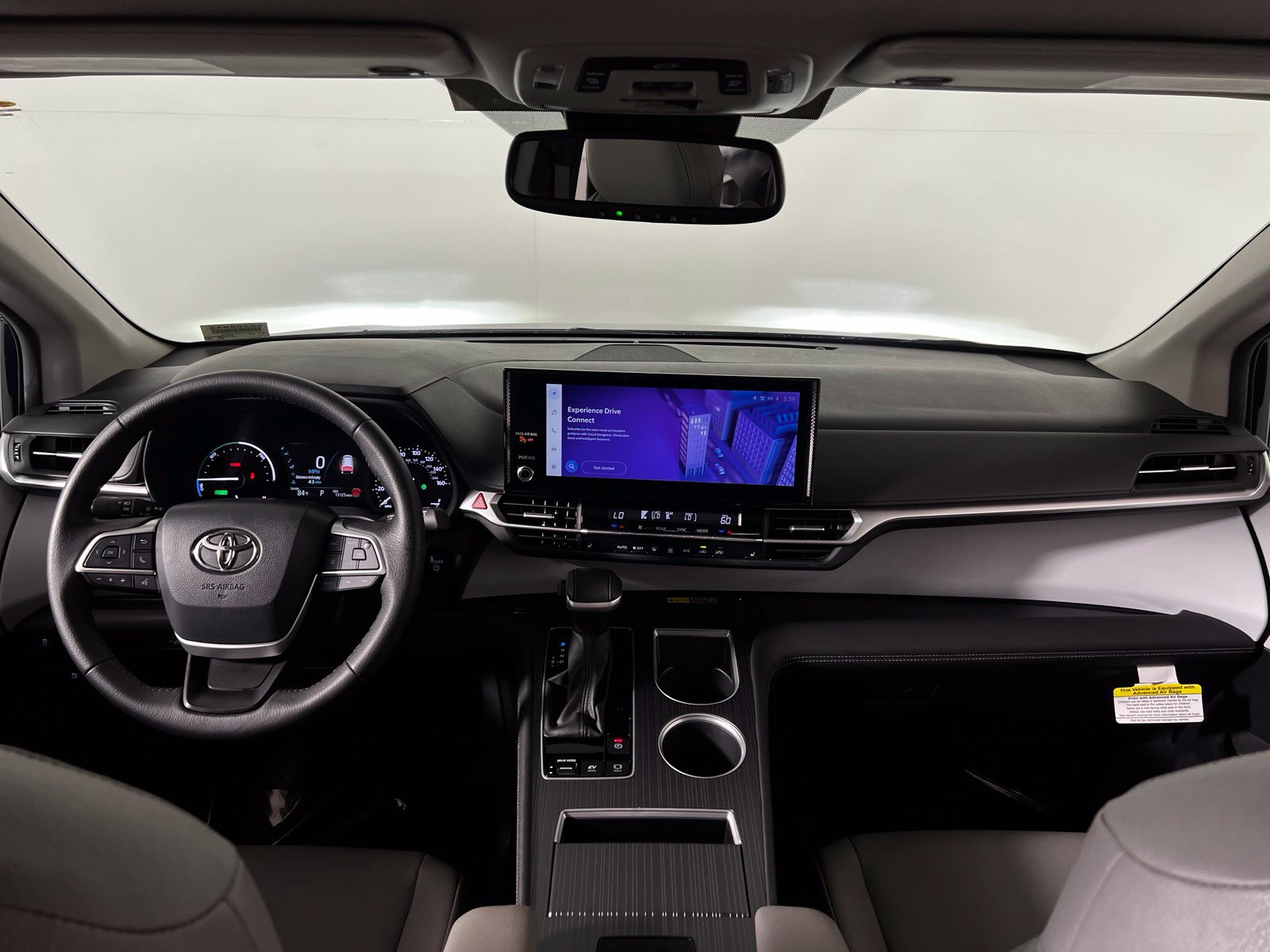 Certified 2025 Toyota Sienna XLE FWD image 23